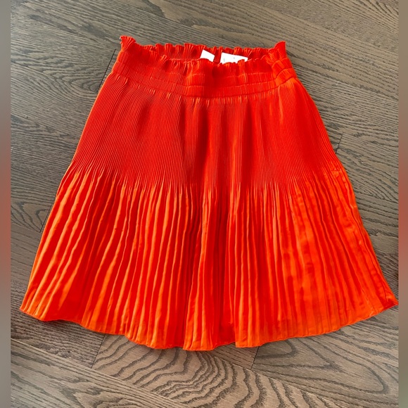 Pleated mini skirt - Picture 3 of 3